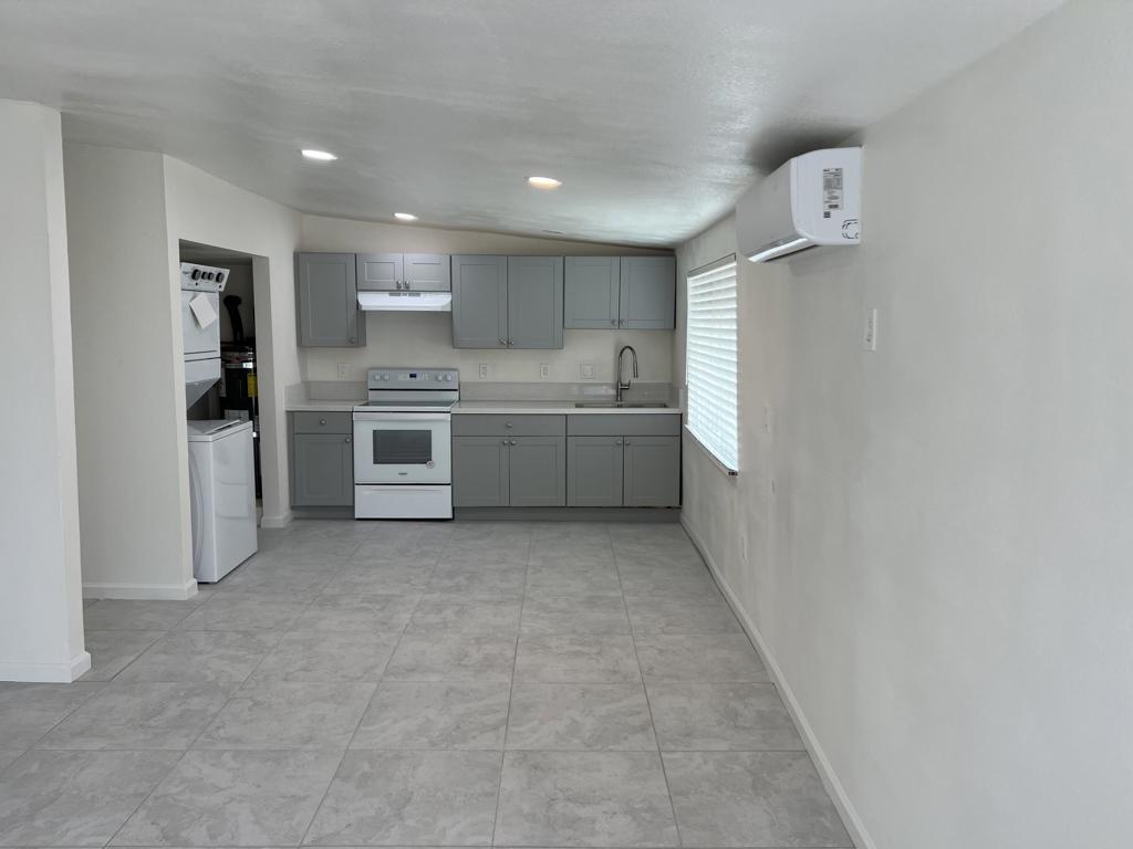 2542 Sea View Drive 4 Property Photo 1
