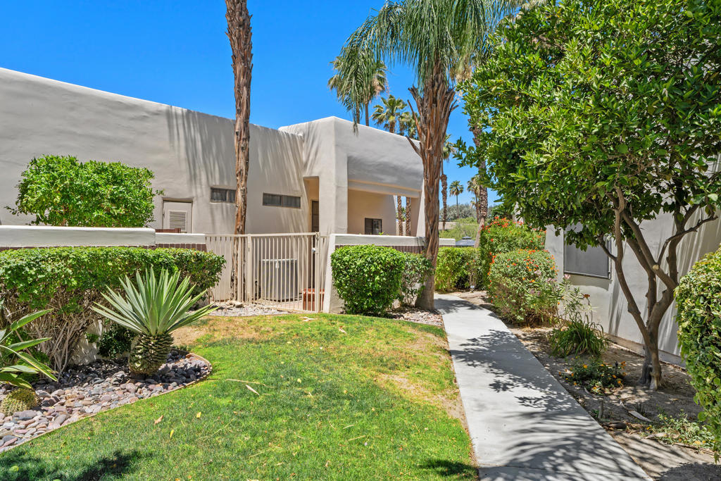 67269 Cumbres Court Property Photo 3