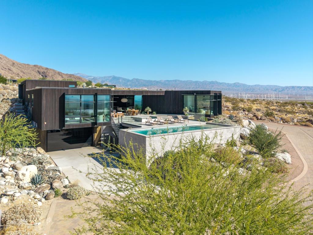 2085 Desert Flower Court Property Photo 6