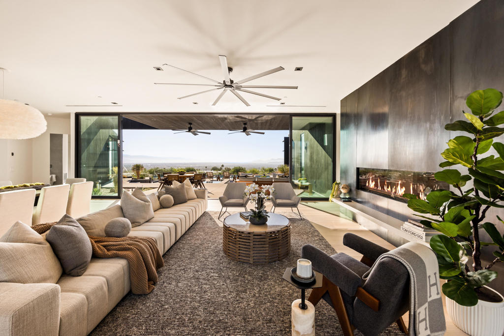 2085 Desert Flower Court Property Photo 13