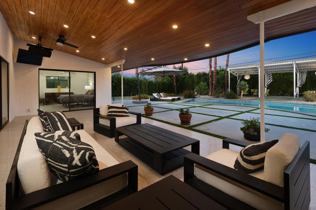 73075 Shadow Mountain Drive Property Photo