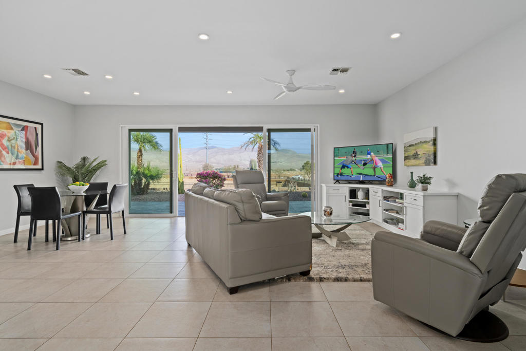 37354 Turnberry Isle Drive Property Photo 6