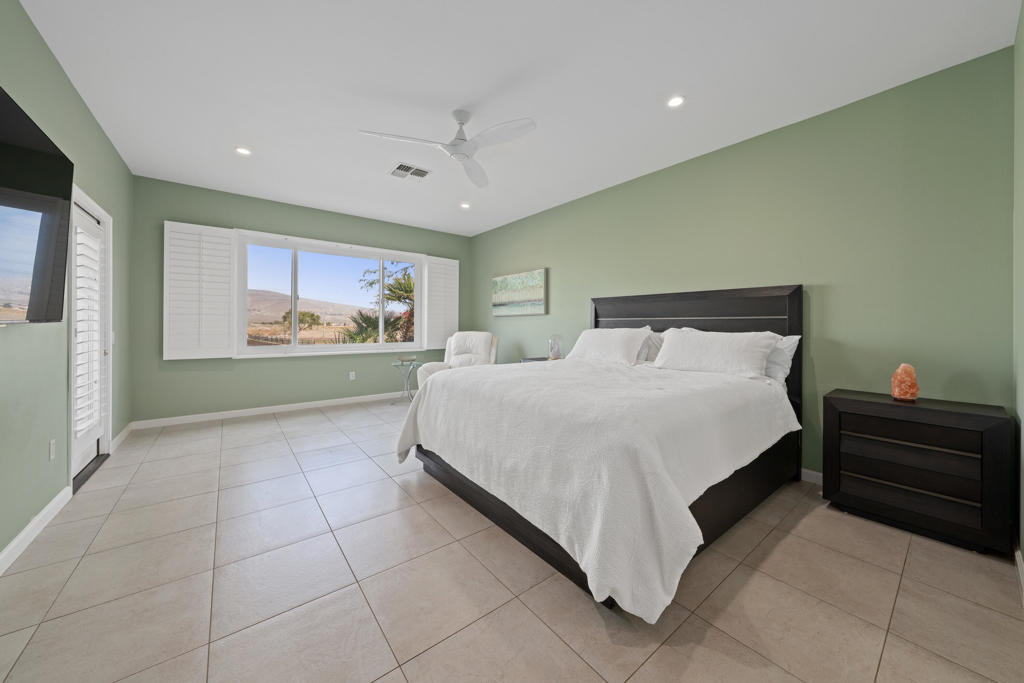 37354 Turnberry Isle Drive Property Photo 18