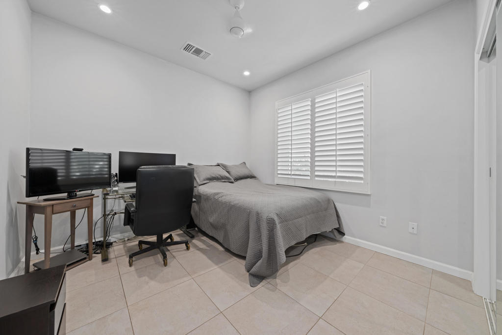 37354 Turnberry Isle Drive Property Photo 22
