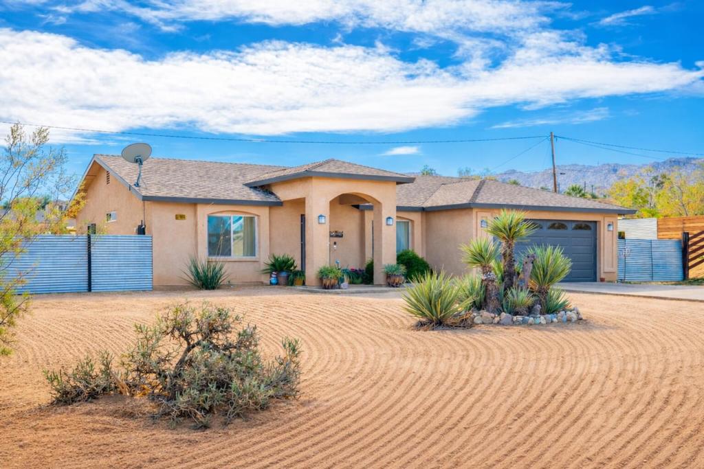 61869 Grand View Circle Property Photo 1