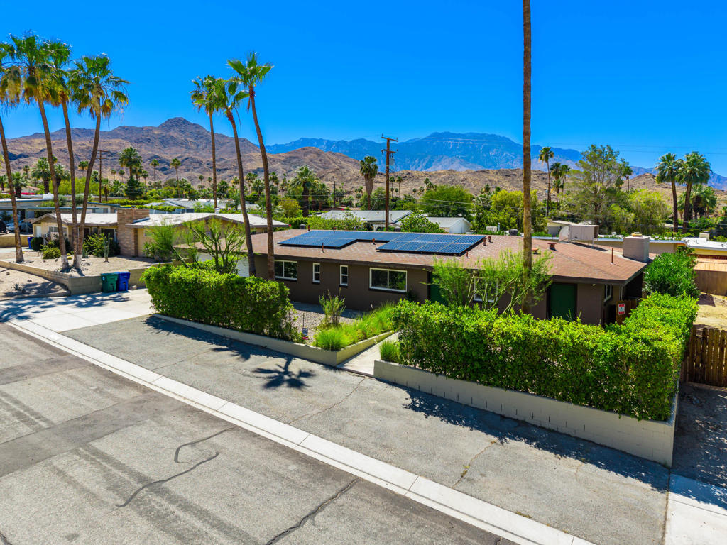 37767 Porter Drive Property Photo 1