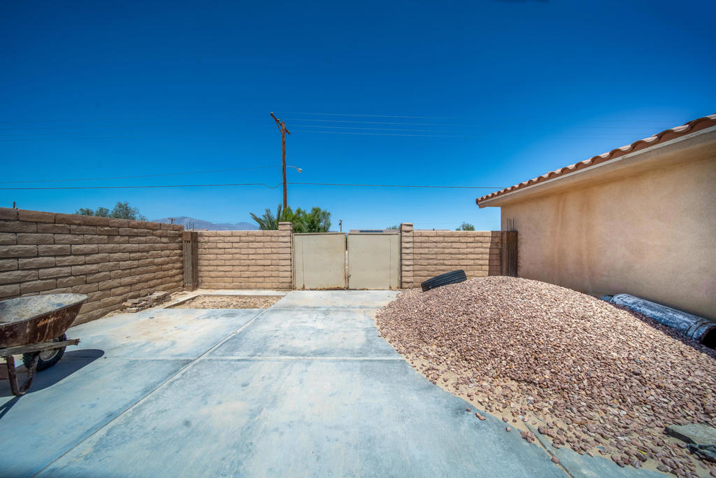 1527 N Marina Drive Property Photo 20
