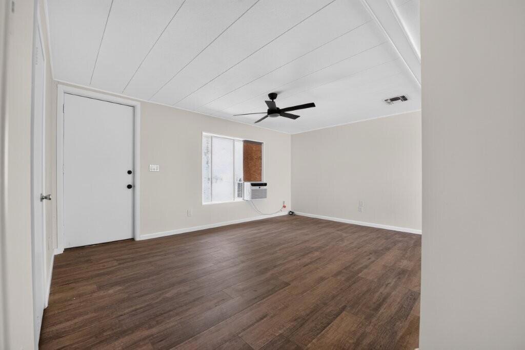 2367 Oahu Lane Property Photo 11