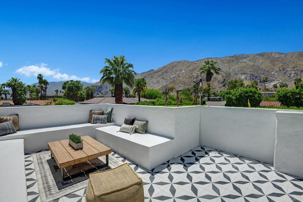 354 E Valmonte Sur Property Photo 4
