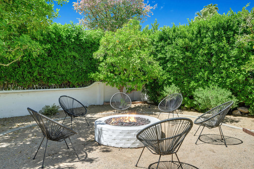 354 E Valmonte Sur Property Photo 5