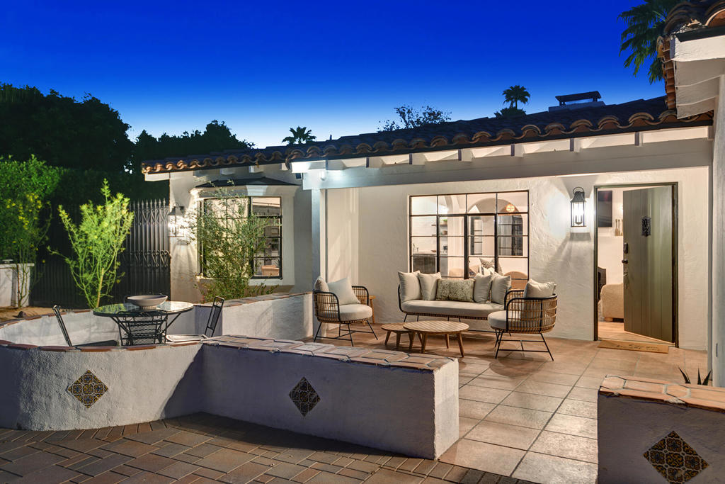 354 E Valmonte Sur Property Photo 8