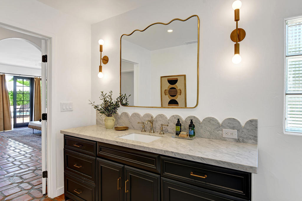354 E Valmonte Sur Property Photo 22
