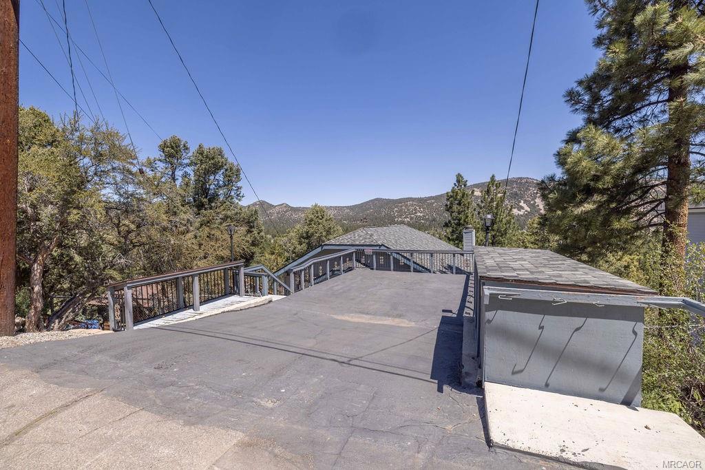 337 Lookout Drive Property Photo 4