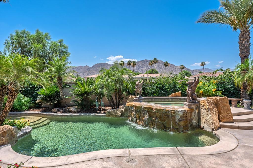 54245 Cananero Circle Property Photo 2