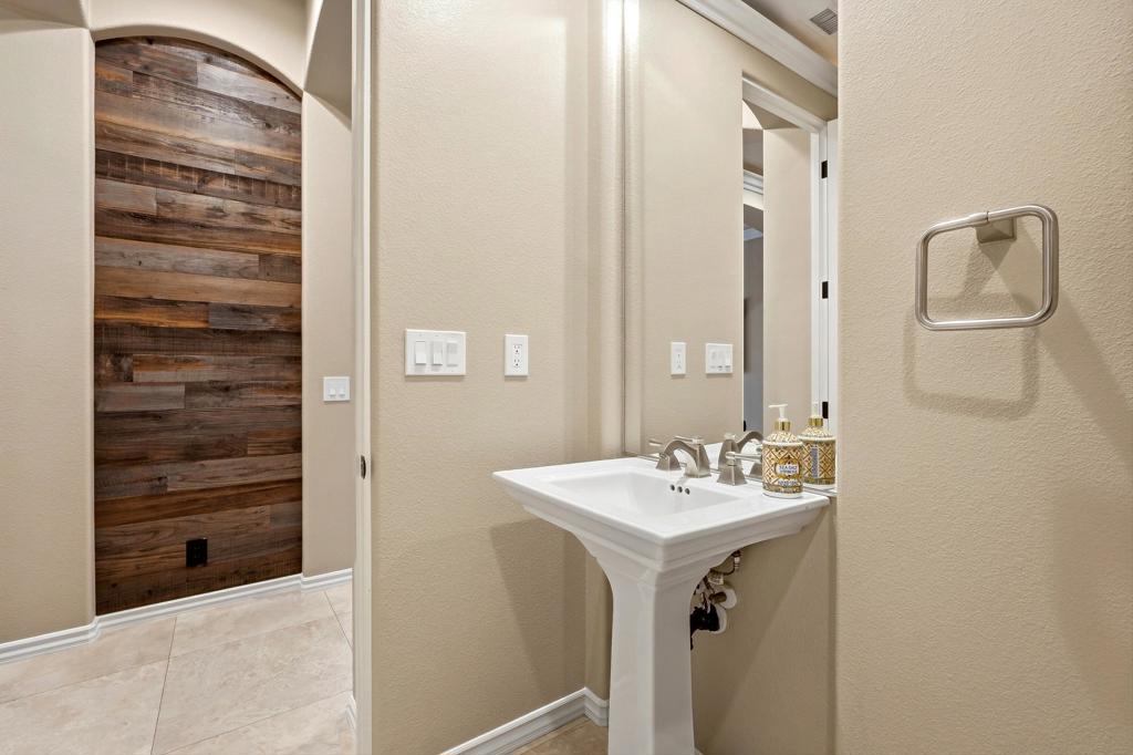 54245 Cananero Circle Property Photo 18