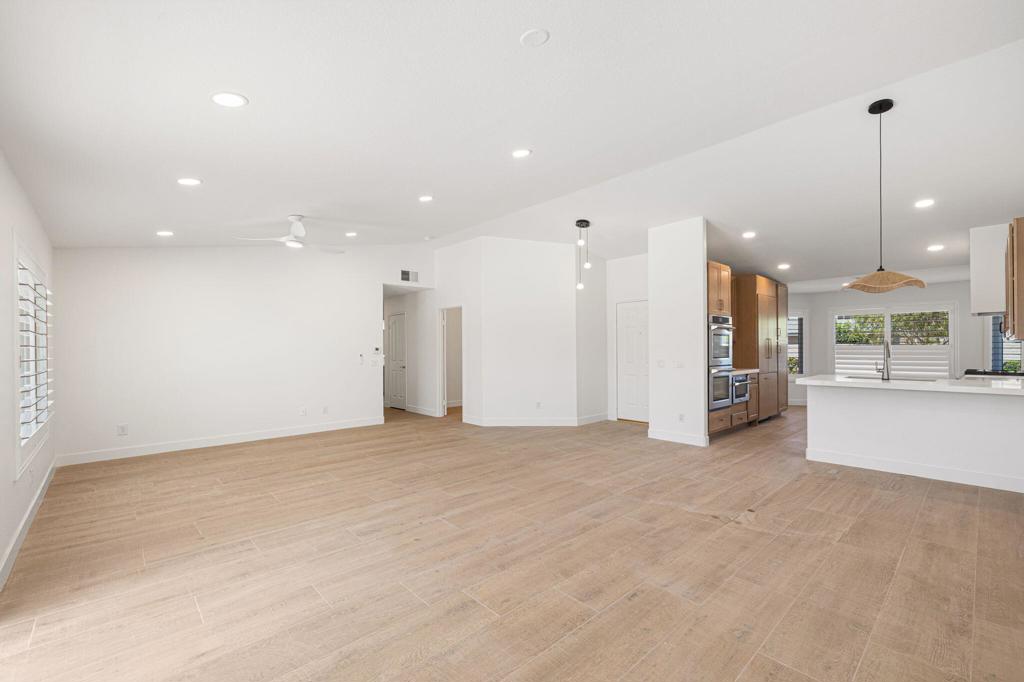 219148316DA Property Photo 13