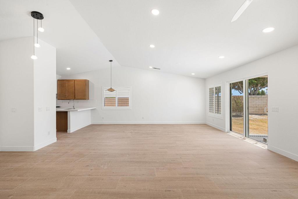219148316DA Property Photo 15