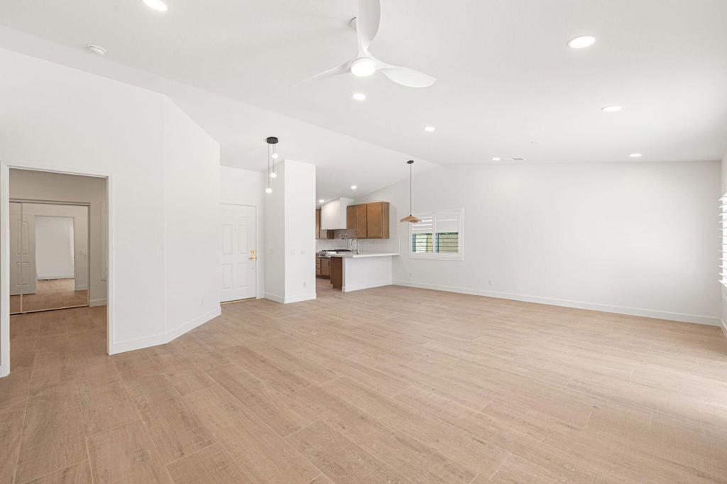 219148316DA Property Photo 17