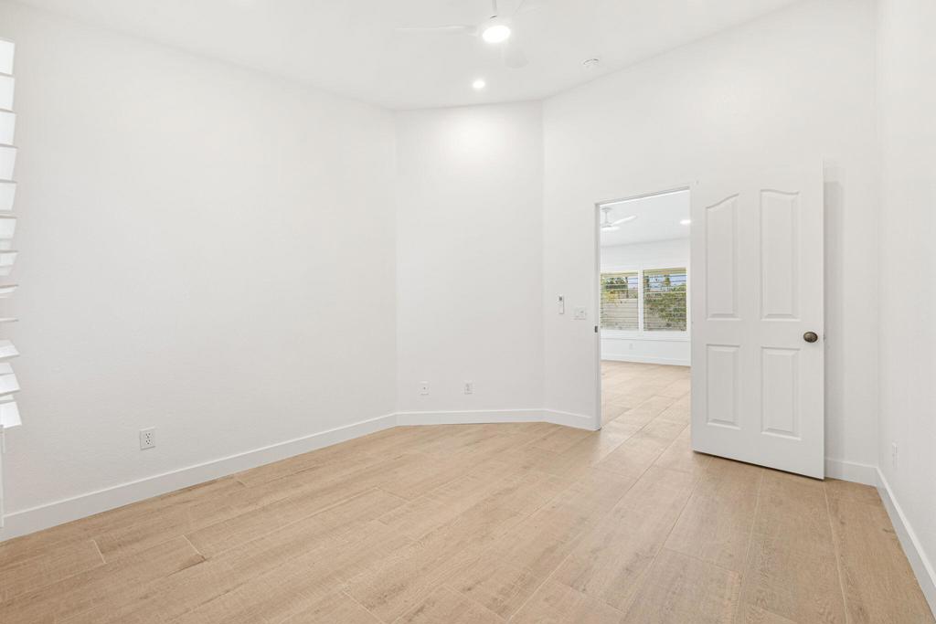 219148316DA Property Photo 25