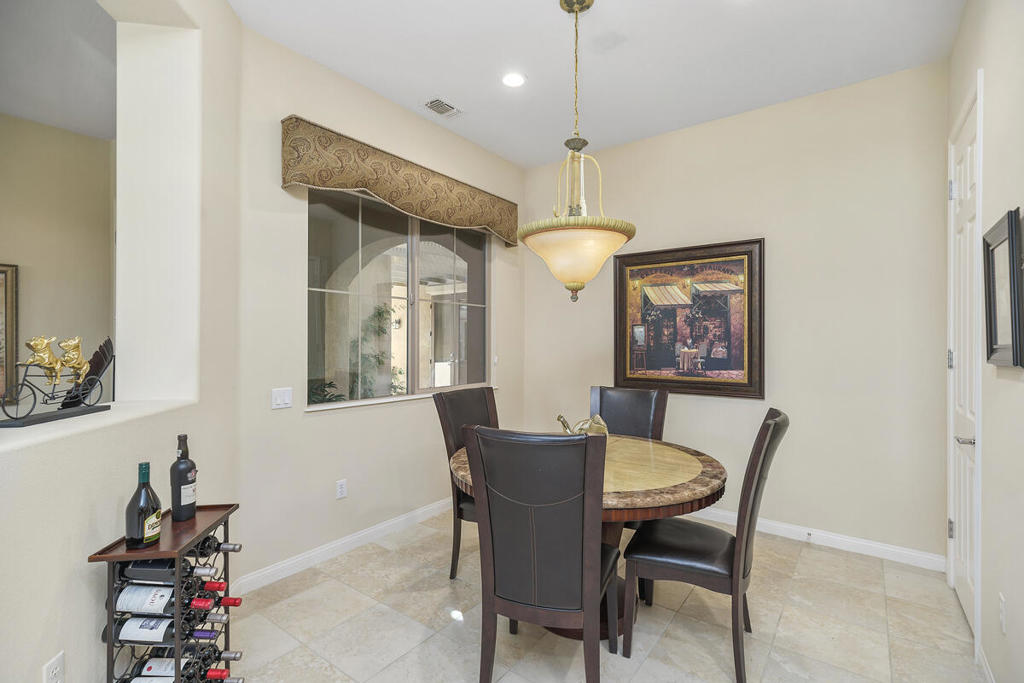 81126 Avenida Lorena Property Photo 11