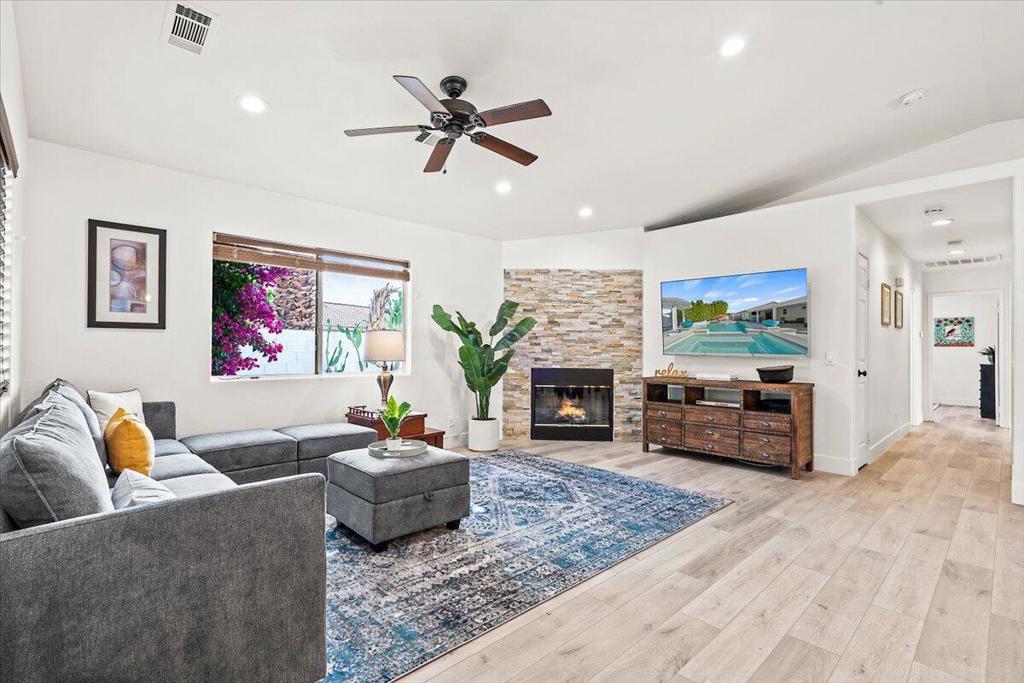 81135 Avenga Court Property Photo 7
