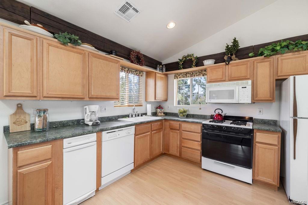 1047 Butte Avenue Property Photo 11