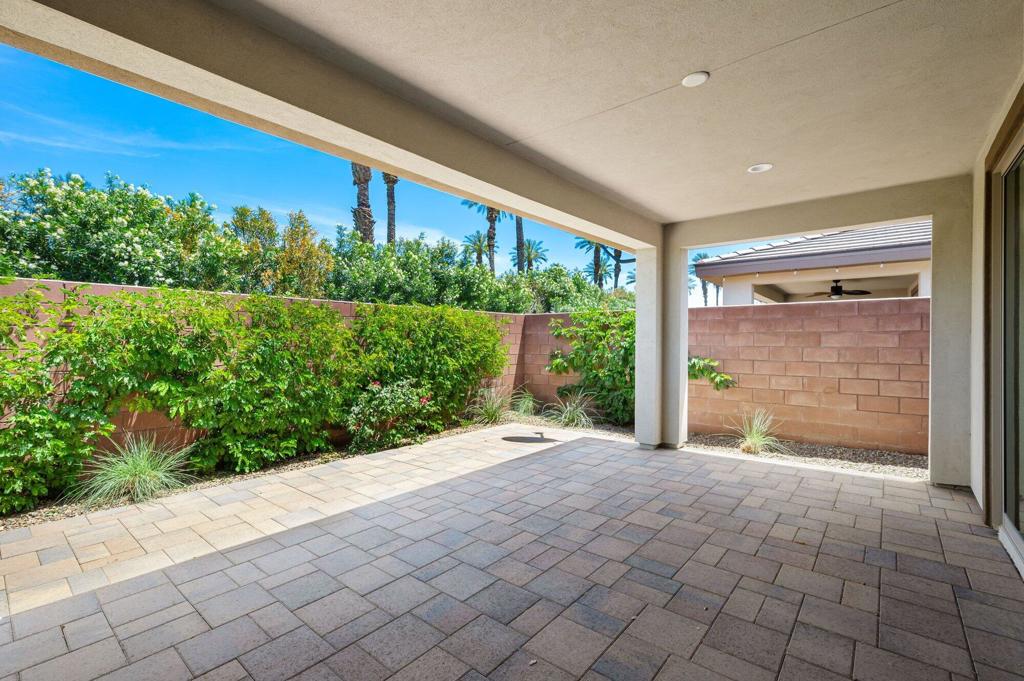 51580 Whiptail Drive Property Photo 5