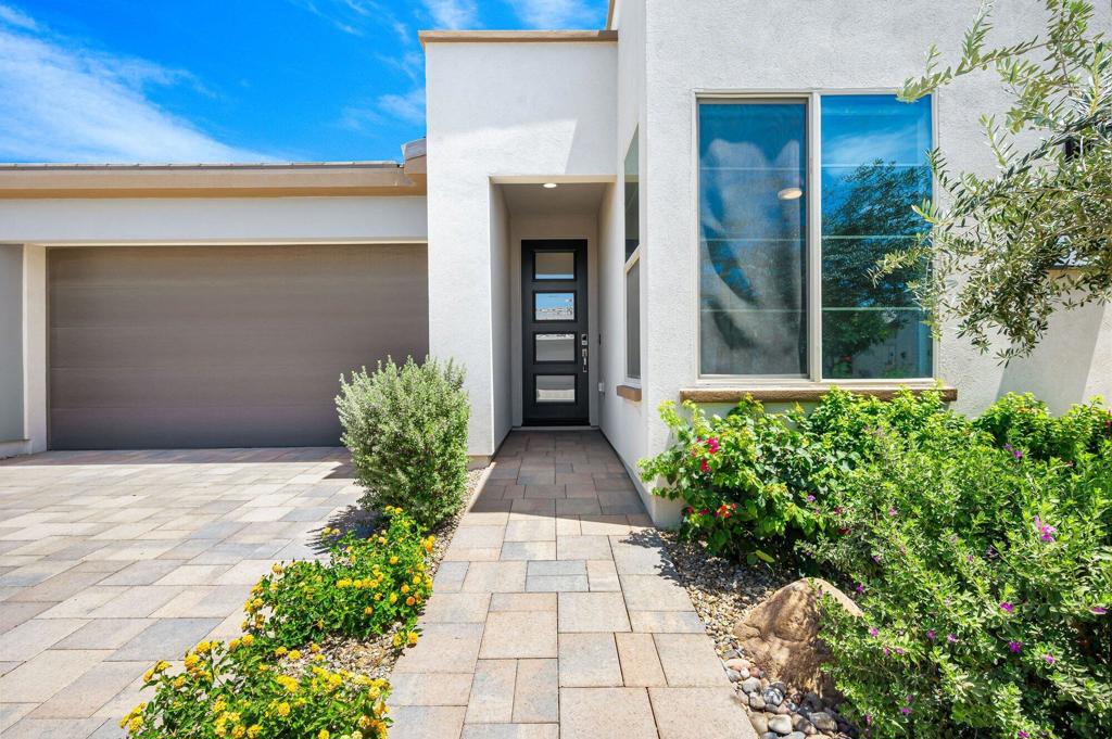 51580 Whiptail Drive Property Photo 6