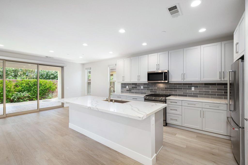 51580 Whiptail Drive Property Photo 19