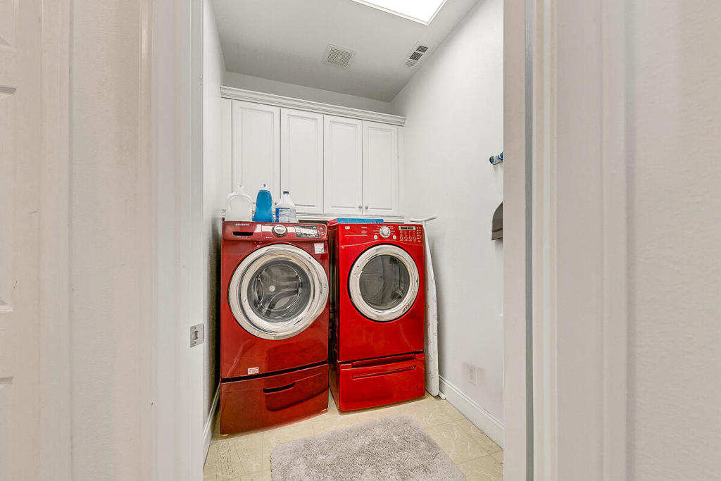 84297 Canzone Drive Property Photo 13