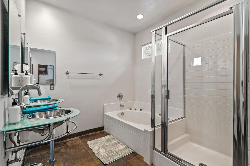1502 Amelia Way Property Photo 44