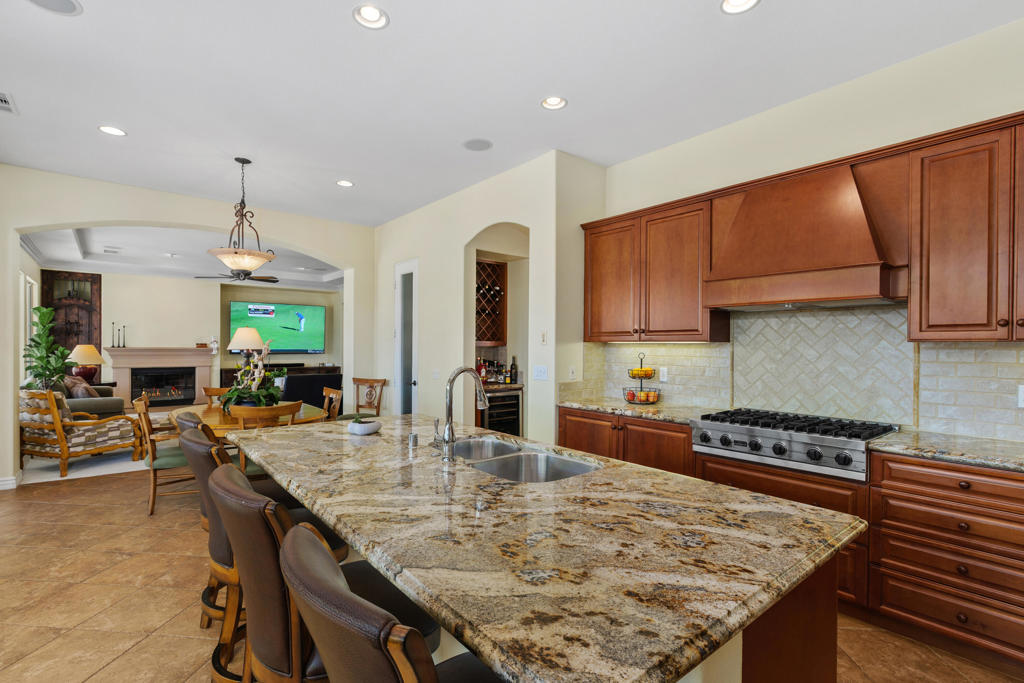 77869 Desert Drive Property Photo 6