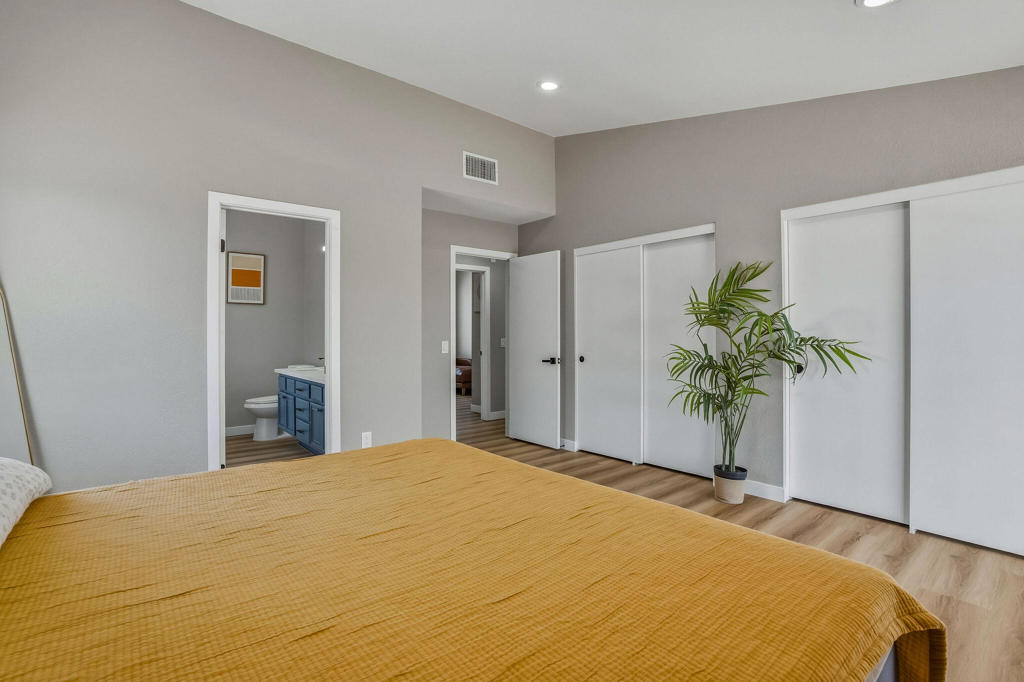 8400 Annandale Avenue Property Photo 22