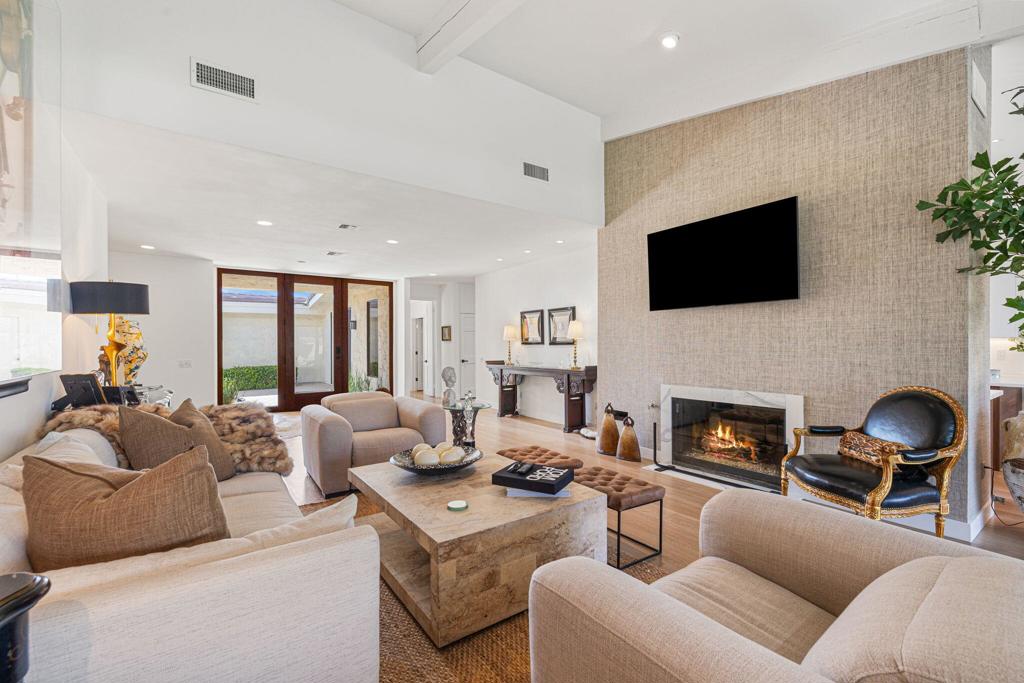 44848 Oro Grande Circle Property Photo 1