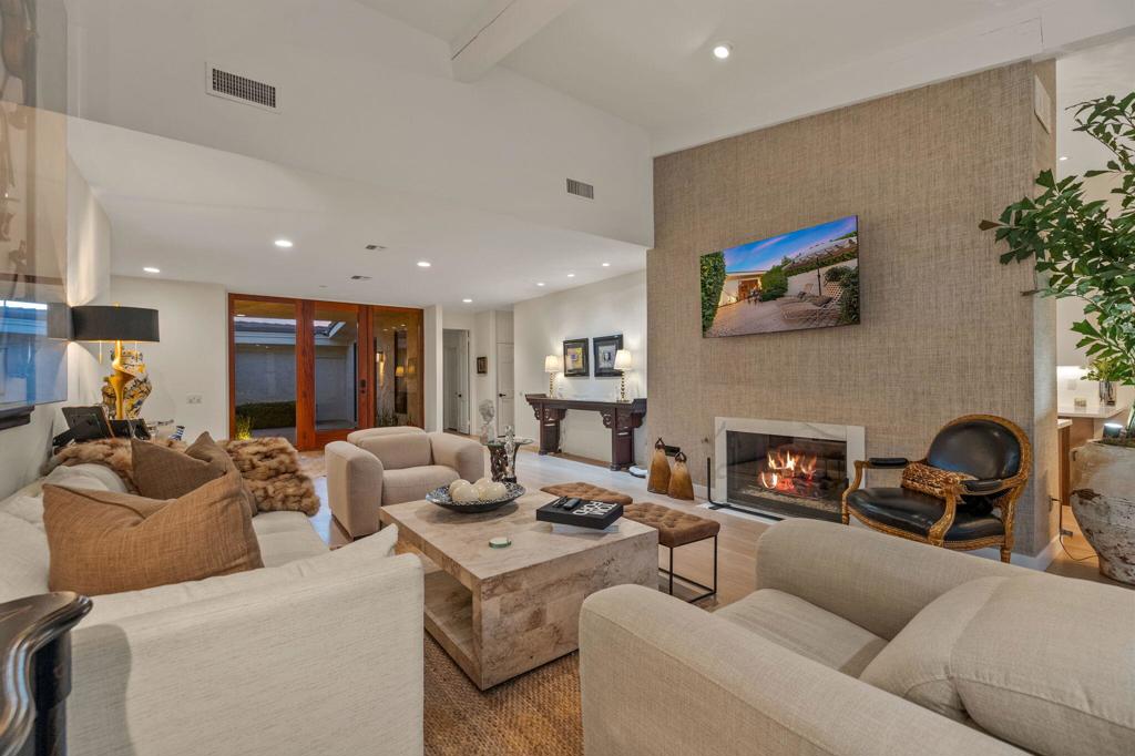 44848 Oro Grande Circle Property Photo 13
