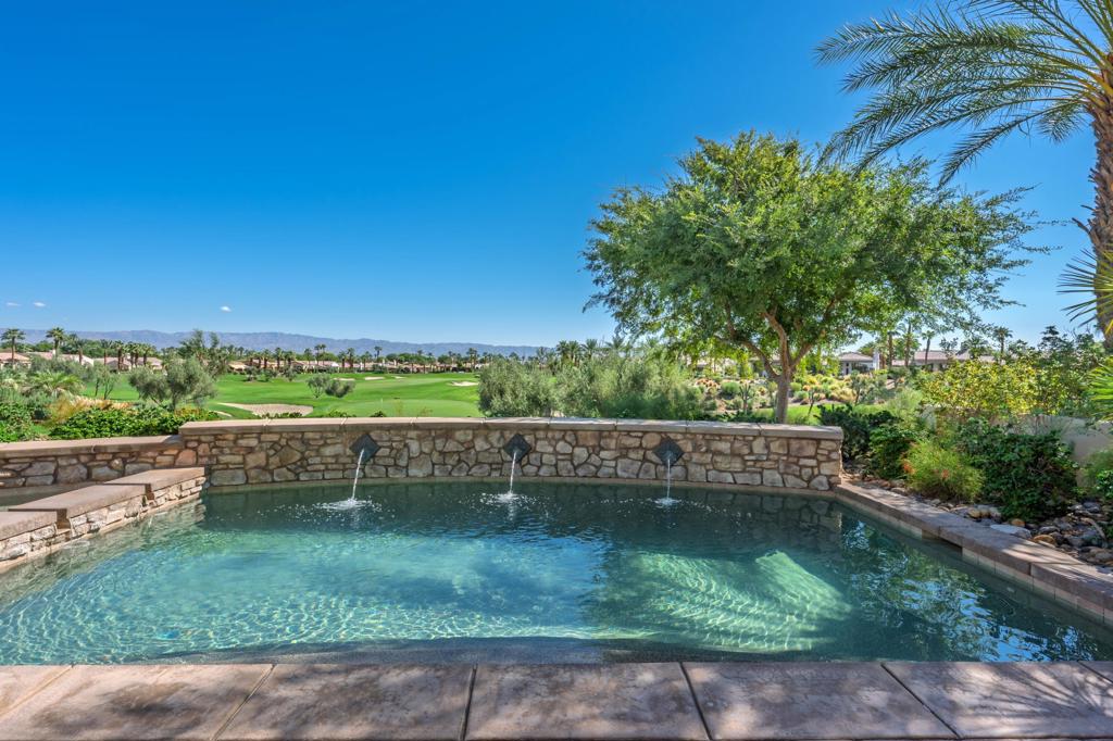58460 Aracena Property Photo 1