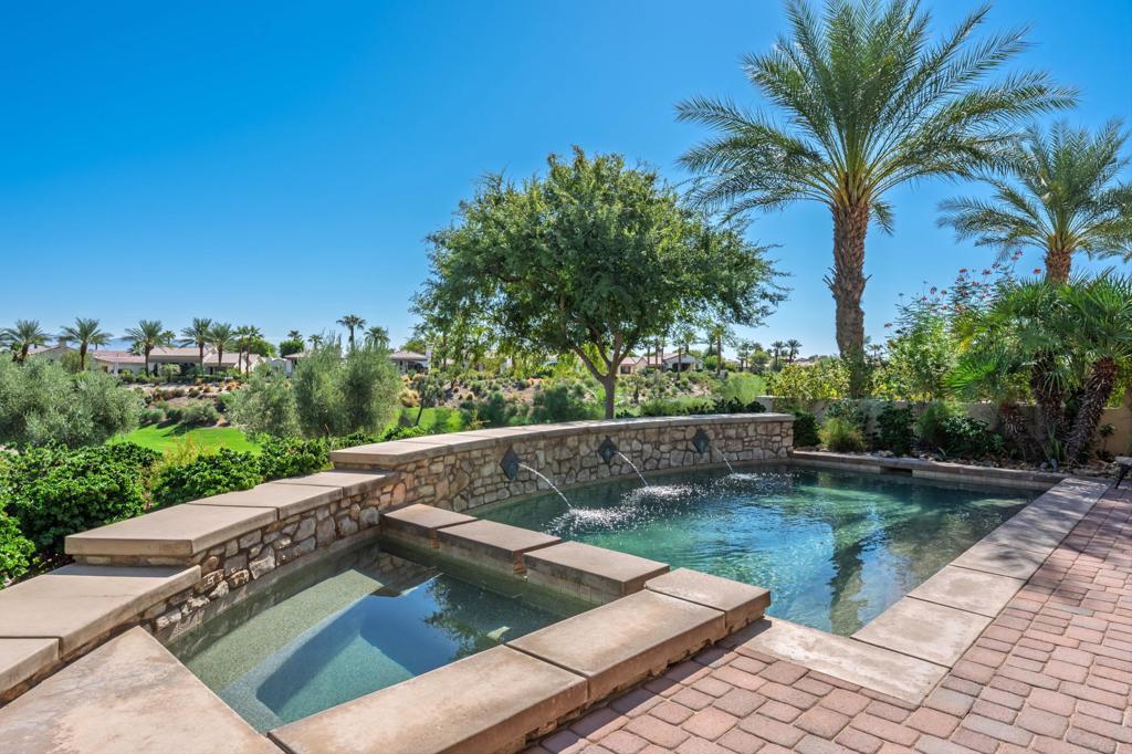 58460 Aracena Property Photo 2