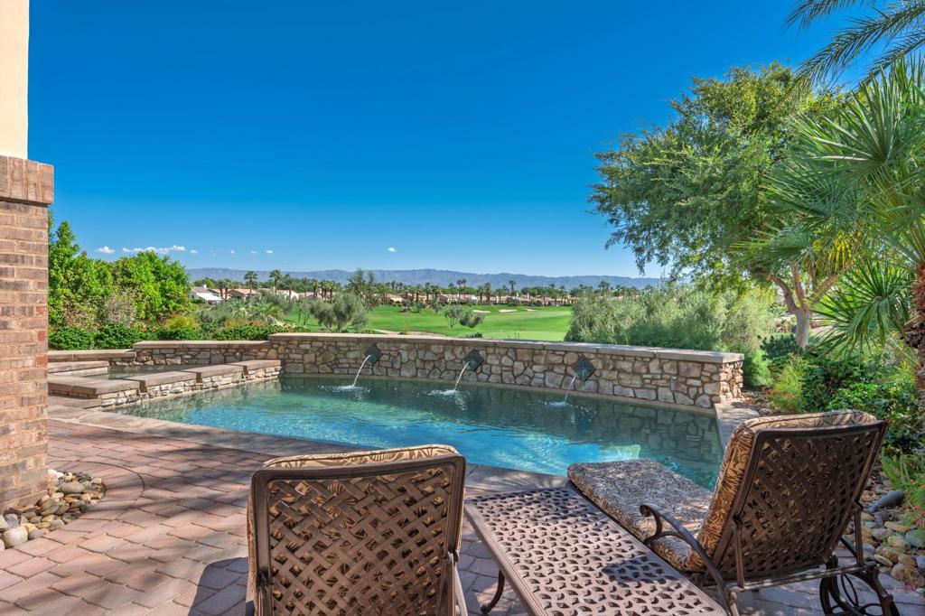 58460 Aracena Property Photo 3