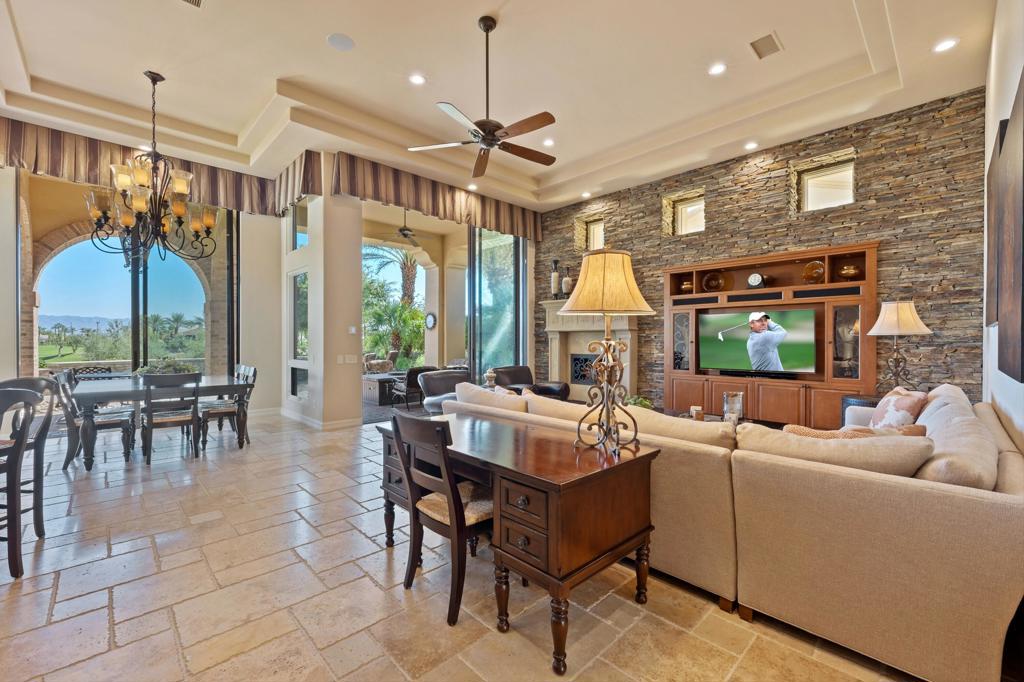 58460 Aracena Property Photo 8