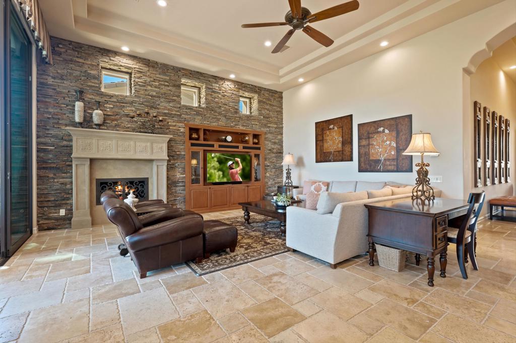 58460 Aracena Property Photo 9