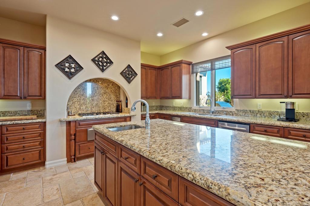 58460 Aracena Property Photo 15