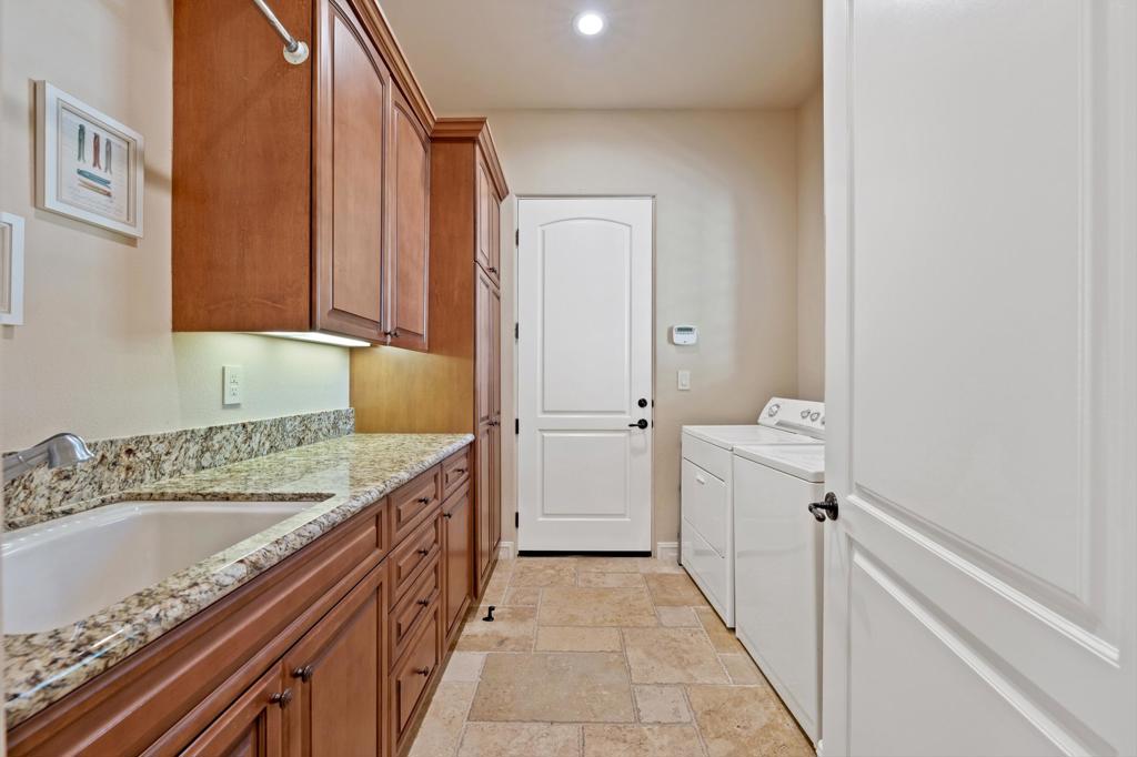 58460 Aracena Property Photo 29