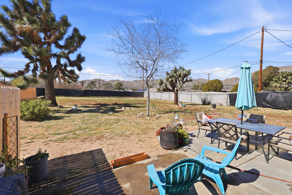 7526 Apache Trail Property Photo 28