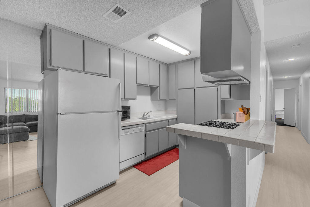 31200 Landau Boulevard 408 Property Photo 4