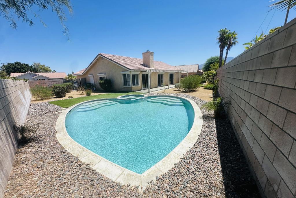 78780 Birchcrest Circle Property Photo 2