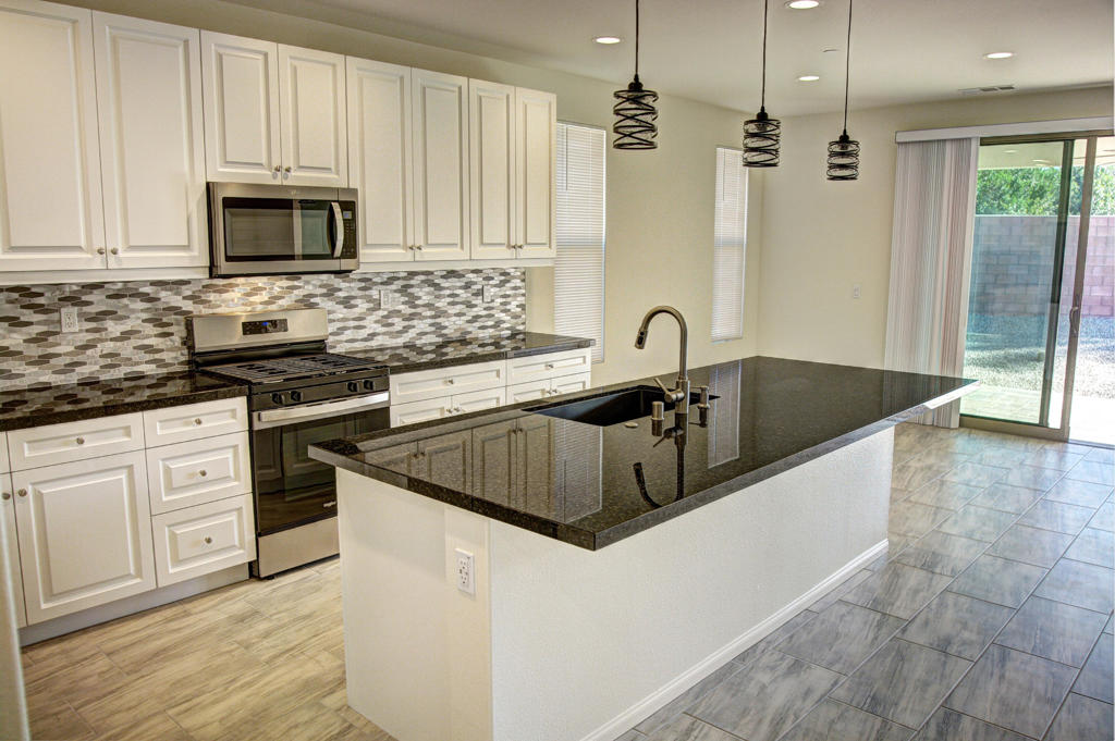 51660 Whiptail Drive Property Photo 6