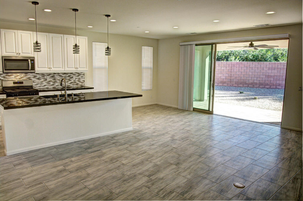 51660 Whiptail Drive Property Photo 8