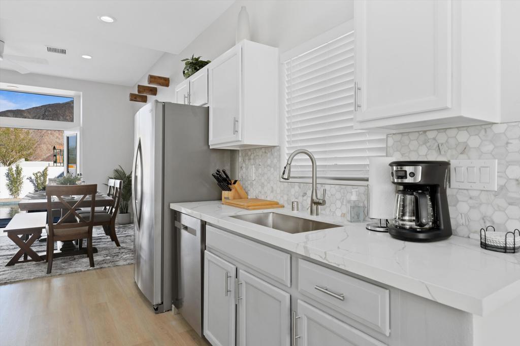 53445 Eisenhower Drive Property Photo 12