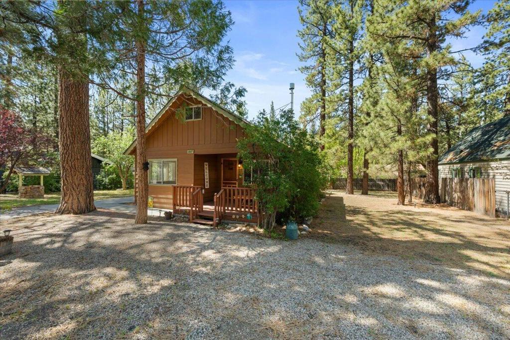 1017 W Rainbow Boulevard Property Photo 2