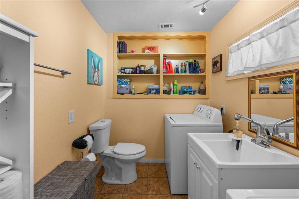 1017 W Rainbow Boulevard Property Photo 17